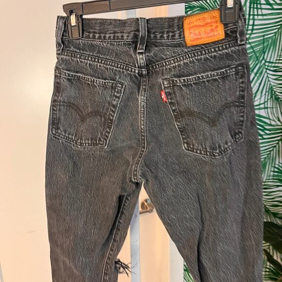 Levi’s Women’s Black Distressed Wedgie Straight Size 25 - Picture 6 of 12